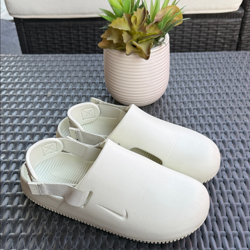 Nike Unisex Adult Calm Mule White Slip-On Clog with Heel Strap size M 9